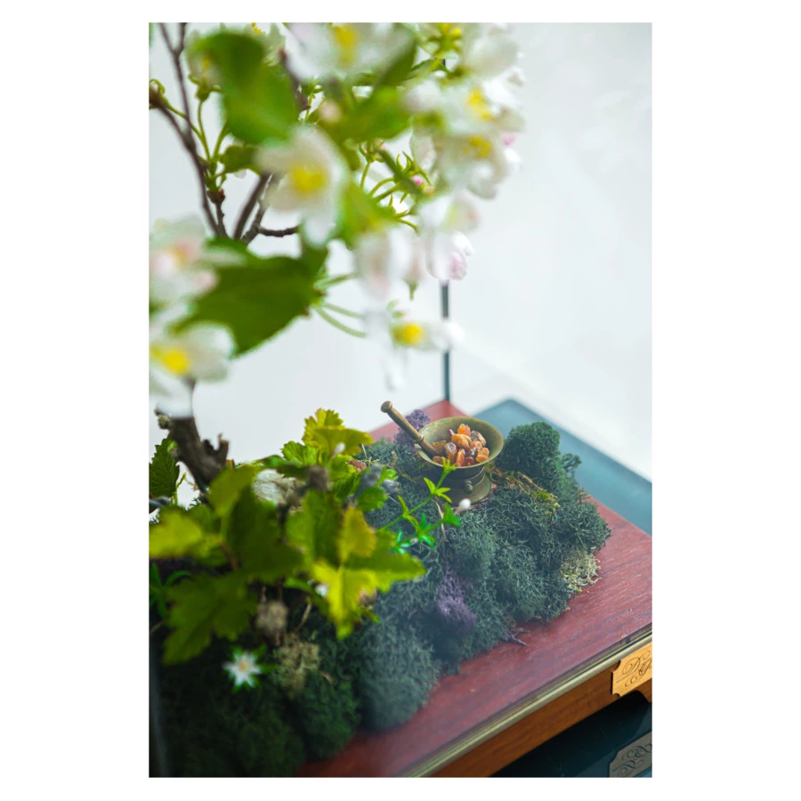 Яблоня из холодного фарфора