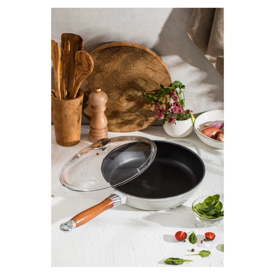 Сковорода с крышкой LAVA Premium d28 см, 2,8 л, с деревянной ручкой, чугун, кремовая