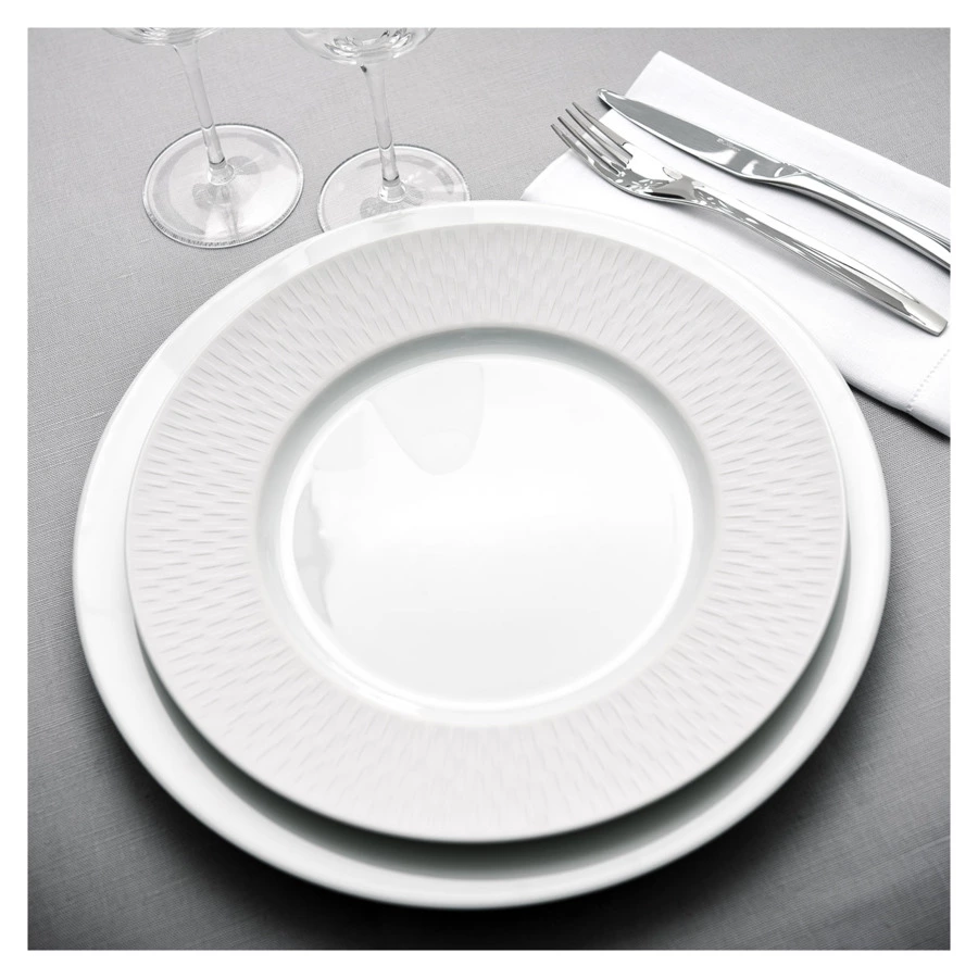 Тарелка обеденная Degrenne Boreal Satin Blanc 22,5 см, фарфор твердый, белая