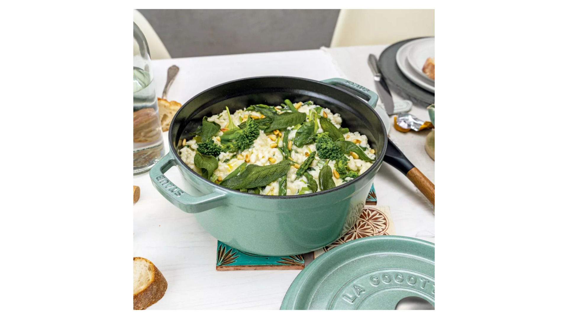 Кокот Staub La Cocotte 26 см 5,25 л, чугун, шалфей, п/к (Staub) - купить в  Москве в Williams Oliver