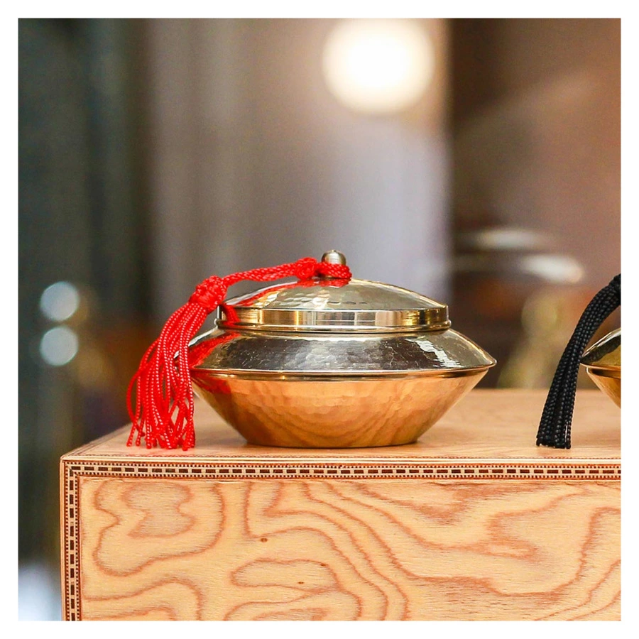 Свеча ароматическая Nour Bougie ASTRA Musc 229 г