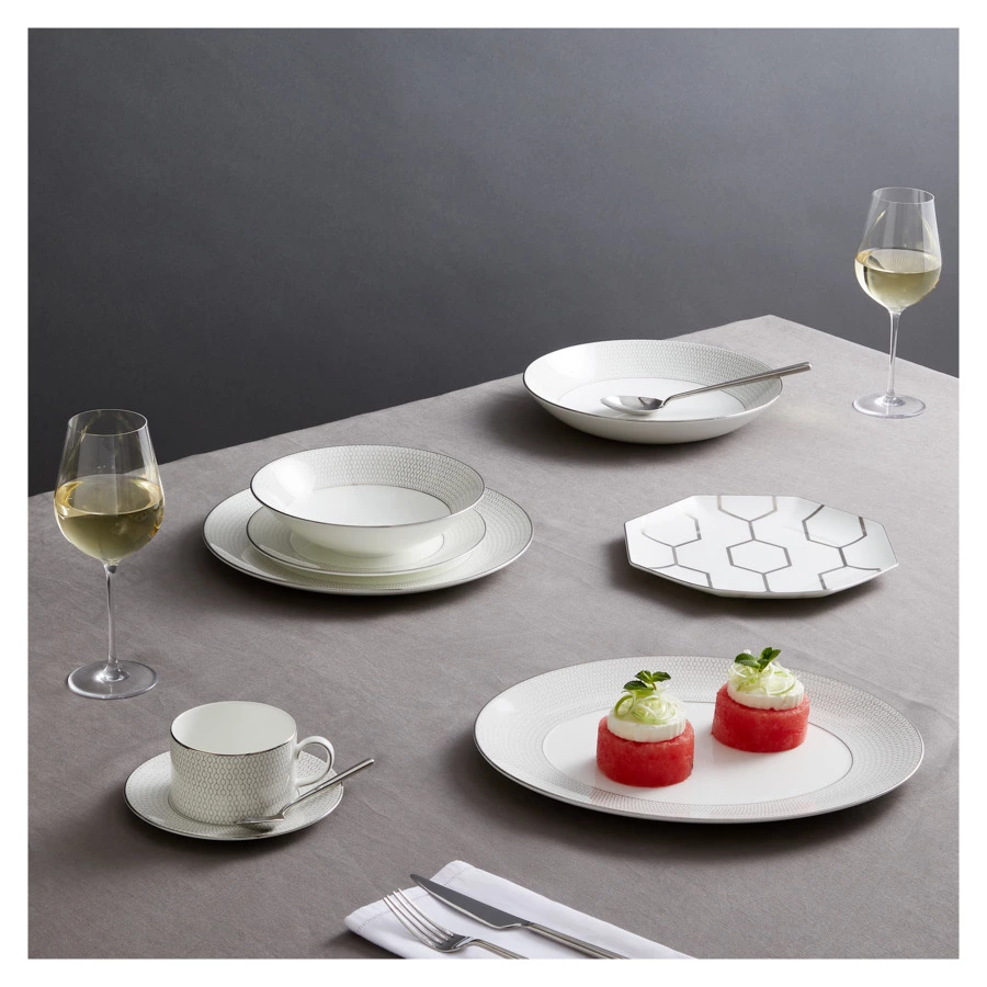 Тарелка обеденная Wedgwood Джио Платинум 28 см, фарфор костяной