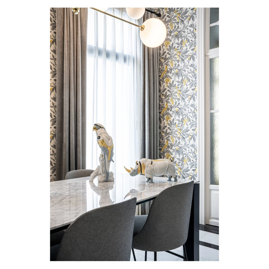 Фигурка Lladro Носорог-киборг 19х45х22 см, белый, фарфор