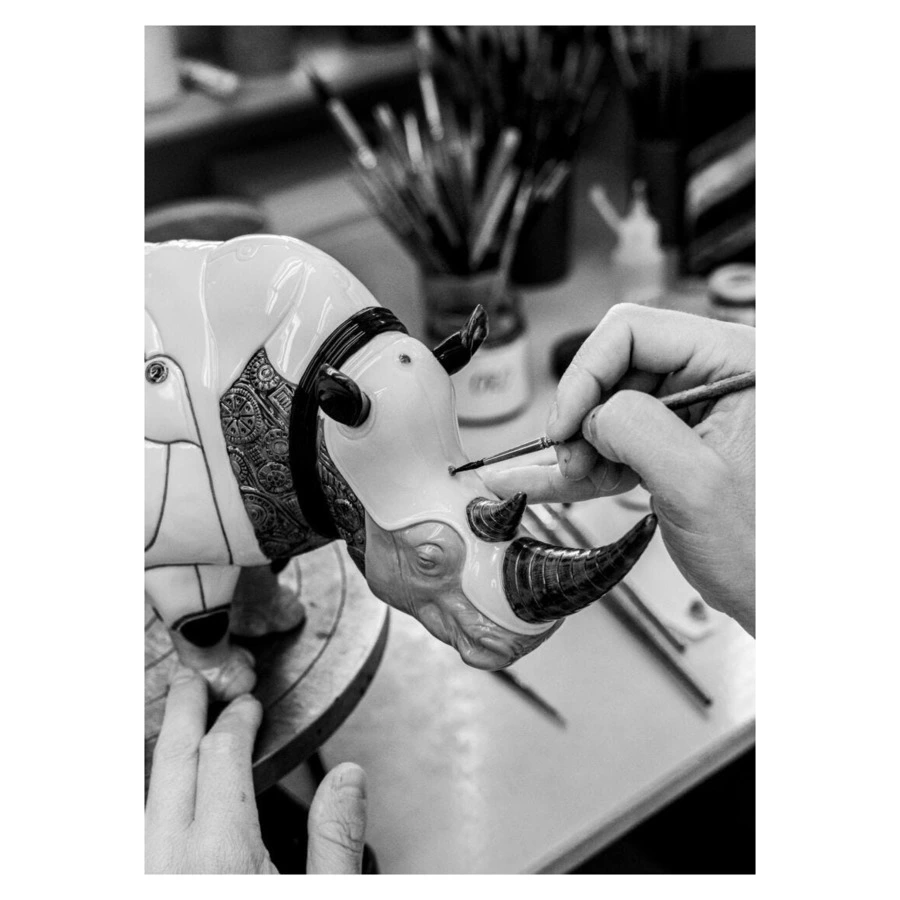 Фигурка Lladro Носорог-киборг 19х45х22 см, белый, фарфор