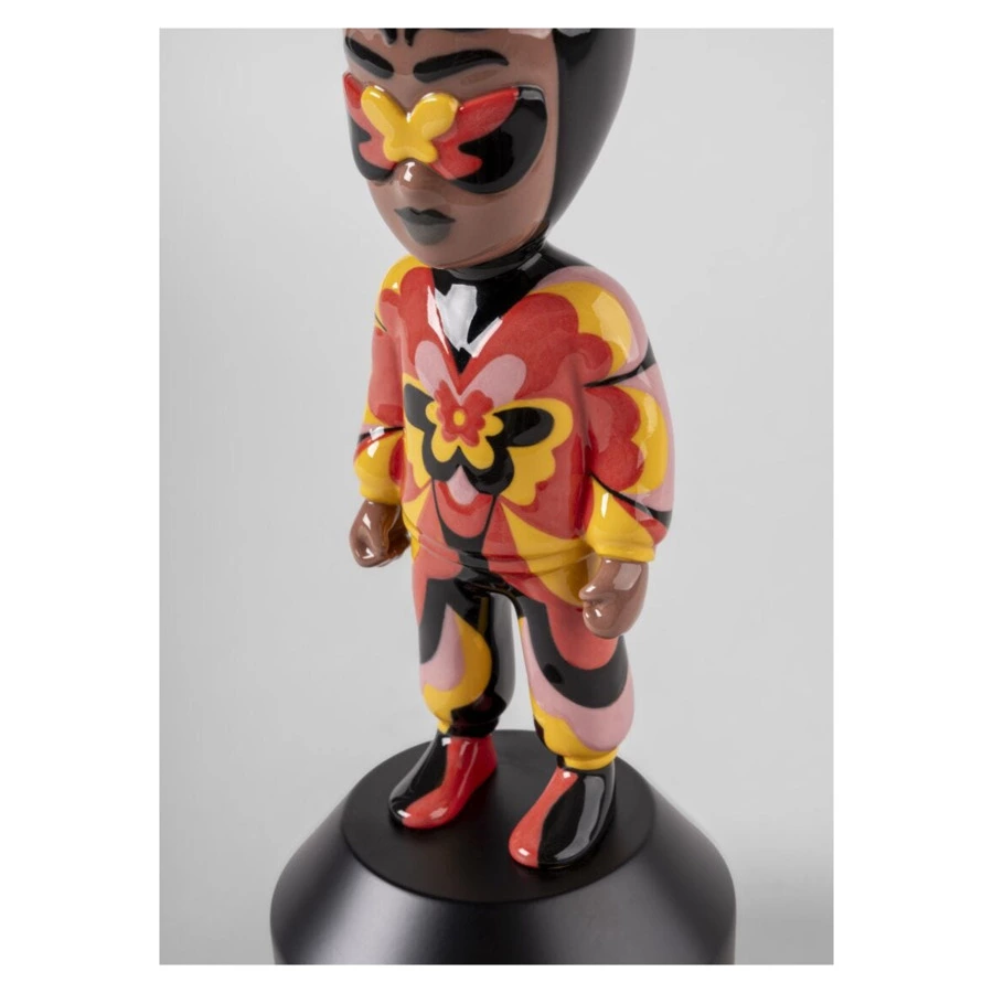 Фигурка Lladro Гость малый, дизайнер Джейд Перпл Браун 11х30 см, фарфор