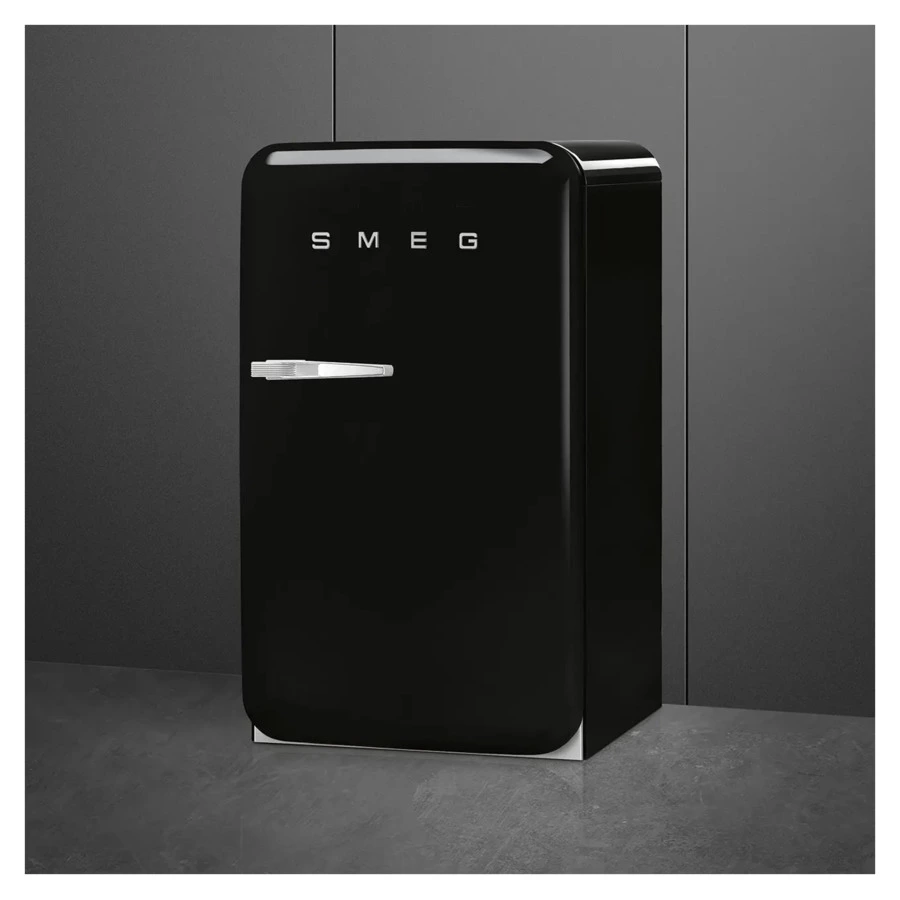 Холодильник однодверный стиль 50-х годов SMEG FAB10RBL6 54,5 см, 122 л, черный