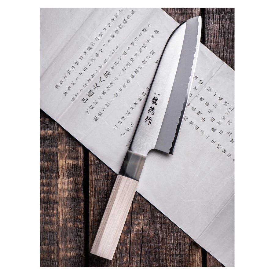 Нож японский шеф Сантоку Fuji Cutlery Ryutoku 16,5 см, сталь нержавеющая, рукоять магнолия