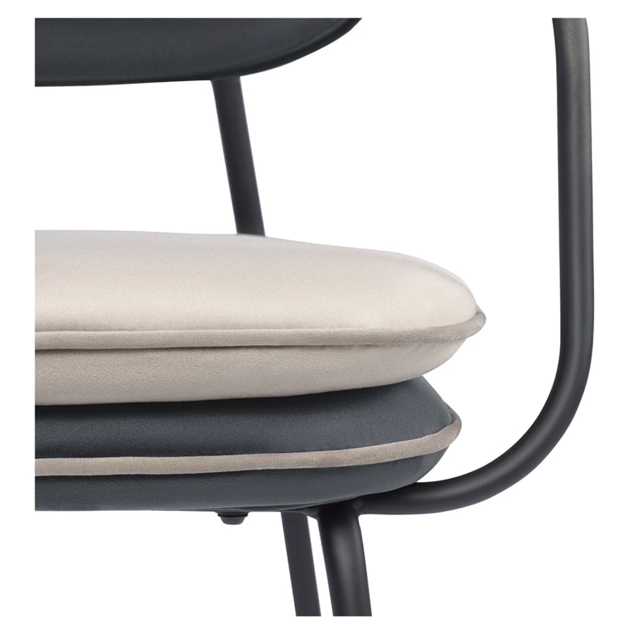 Стул с подлокотниками и контрастным кантом Bergenson Bjorn Pea, велюр, темно-серый, бежевый