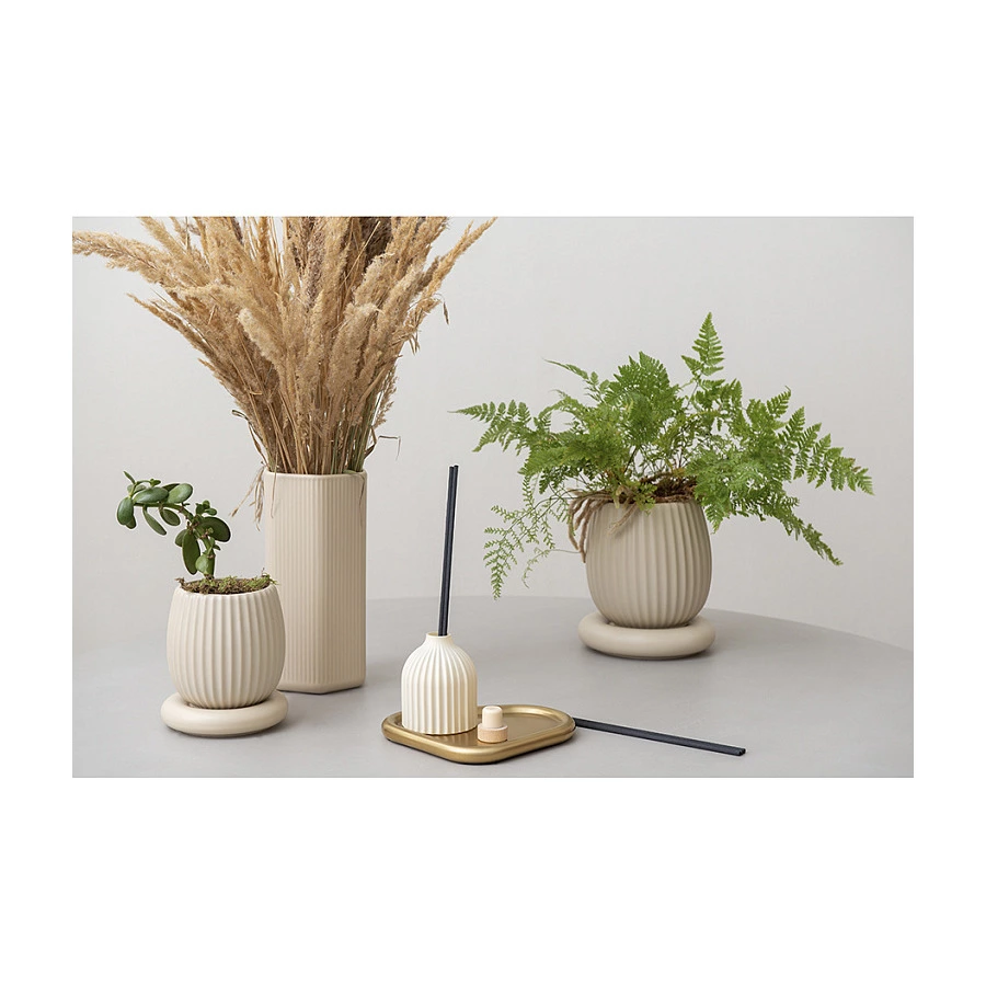 Подсвечник треугольный с титановым покрытием Tkano Edge нержавеющая сталь, золотистый