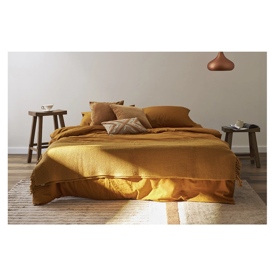 Простыня на резинке Tkano Essential 180х200х30 см, 55% лен, 45% хлопок, цвета карри