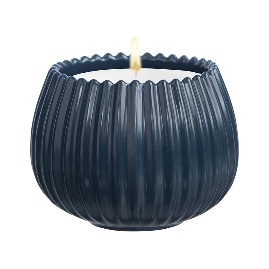 Свеча ароматическая Tkano Edge Black Ink, 30 часов, синяя