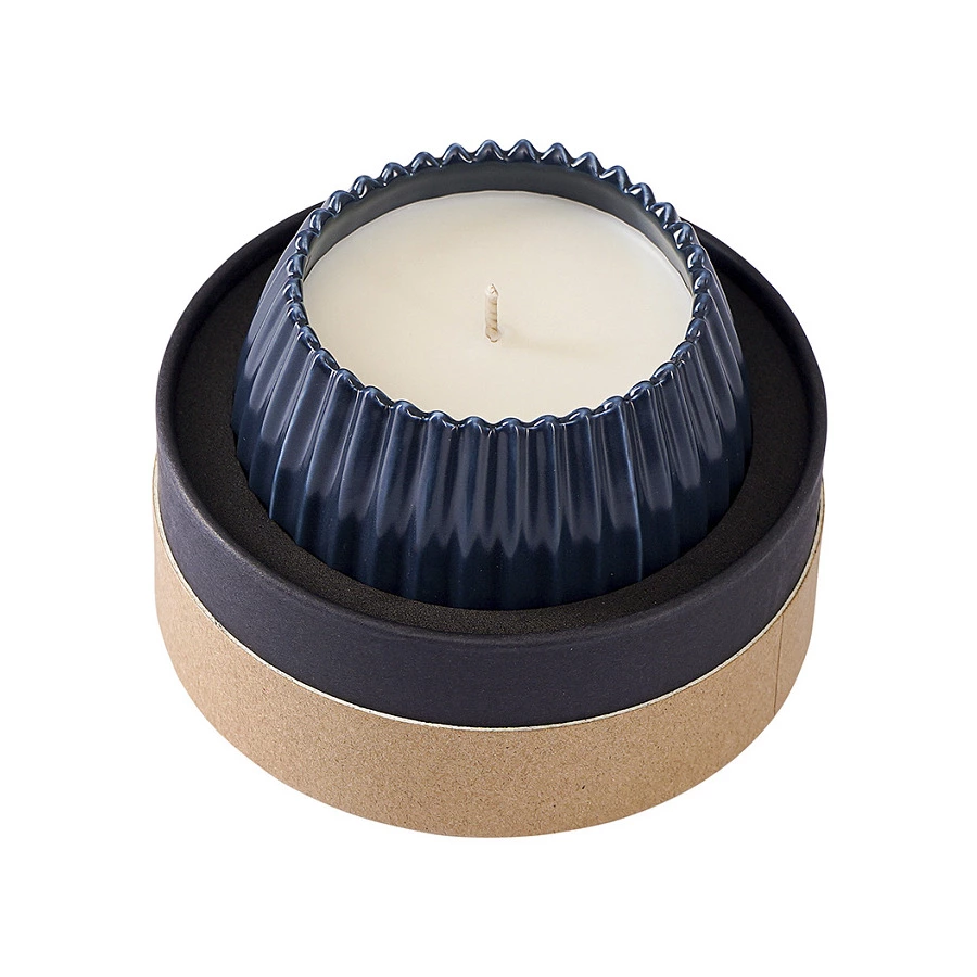 Свеча ароматическая Tkano Edge Spicy Snowflakes, 30 часов, синяя