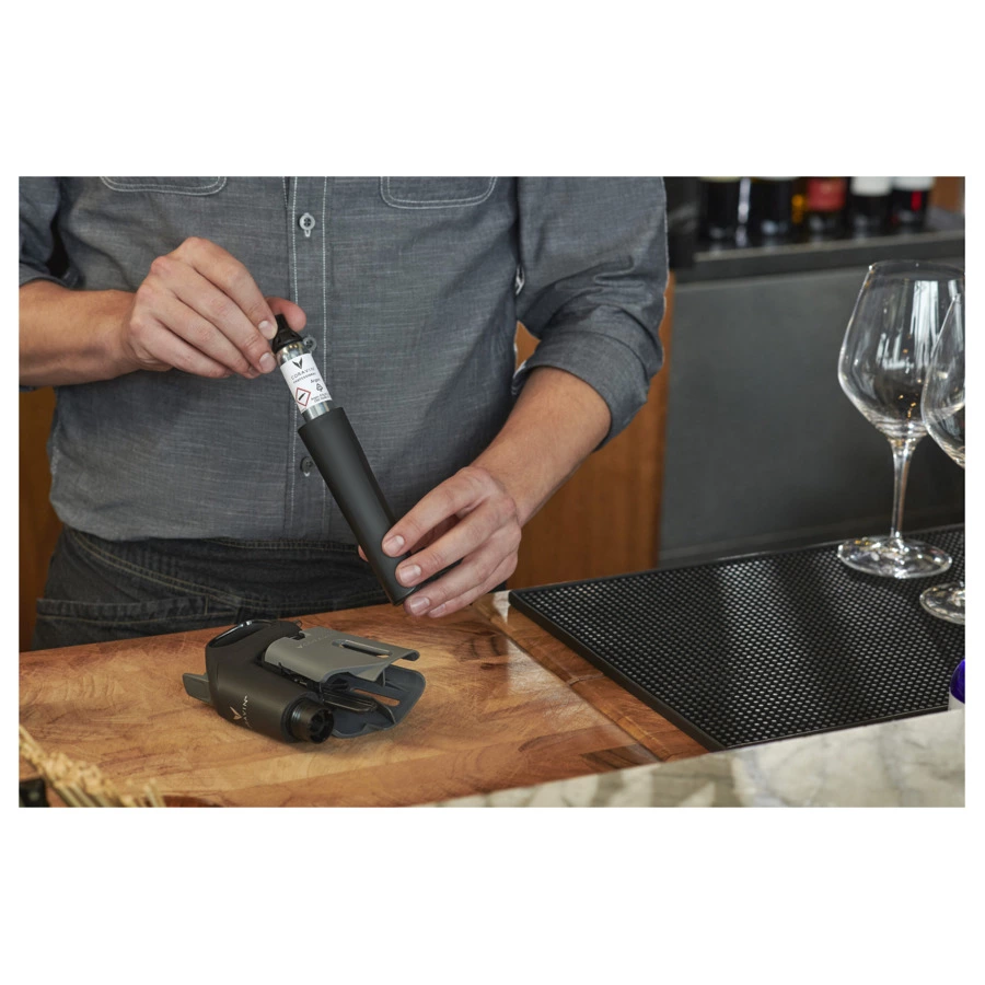 Система сохранения вина с чехлом для бутылки Coravin Model Three Pro 24х11х6 см, пластик, черная