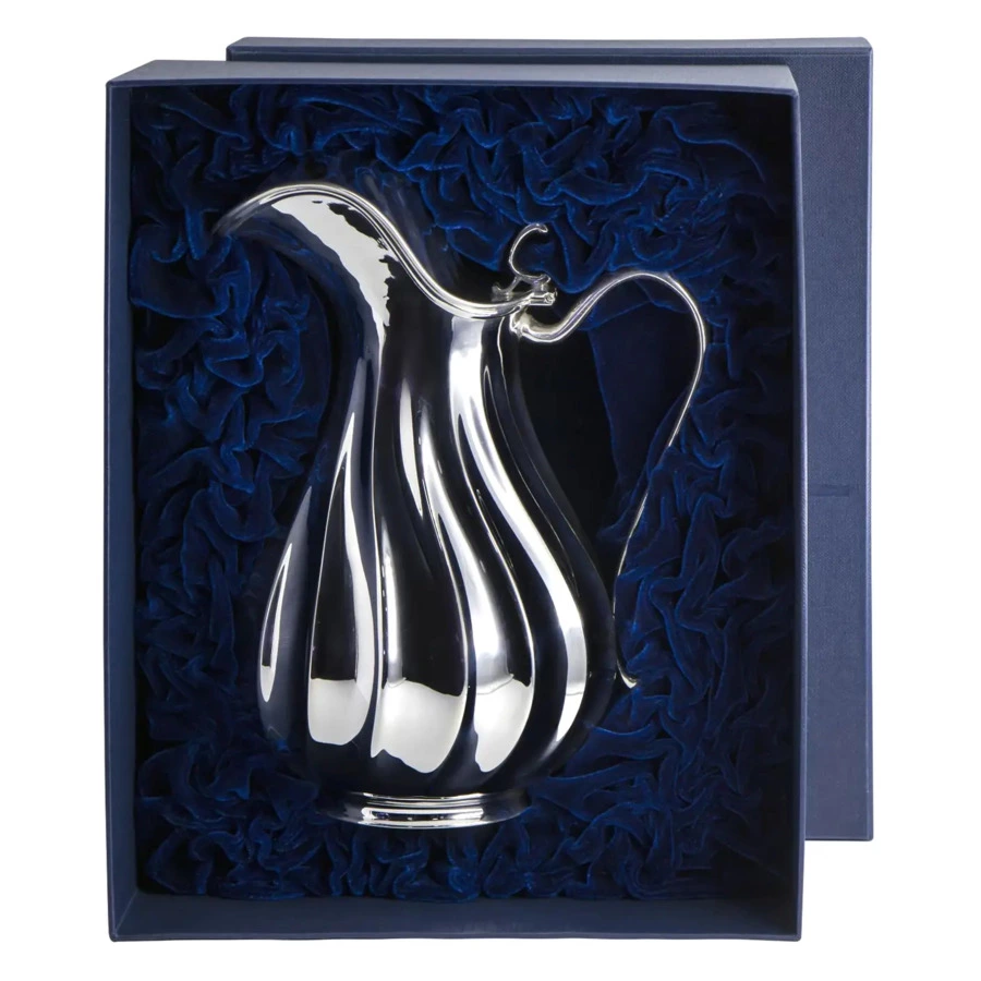 Кувшин с гладкой ручкой в футляре АргентА Classic Торче 513 г, серебро 925