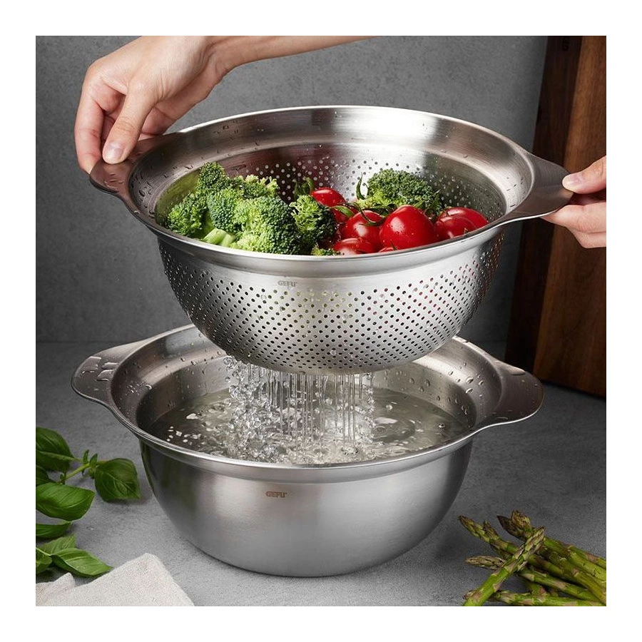 Миска с ручками и мерной шкалой Gefu PREMIO, 2,4 л, сталь нержавеющая