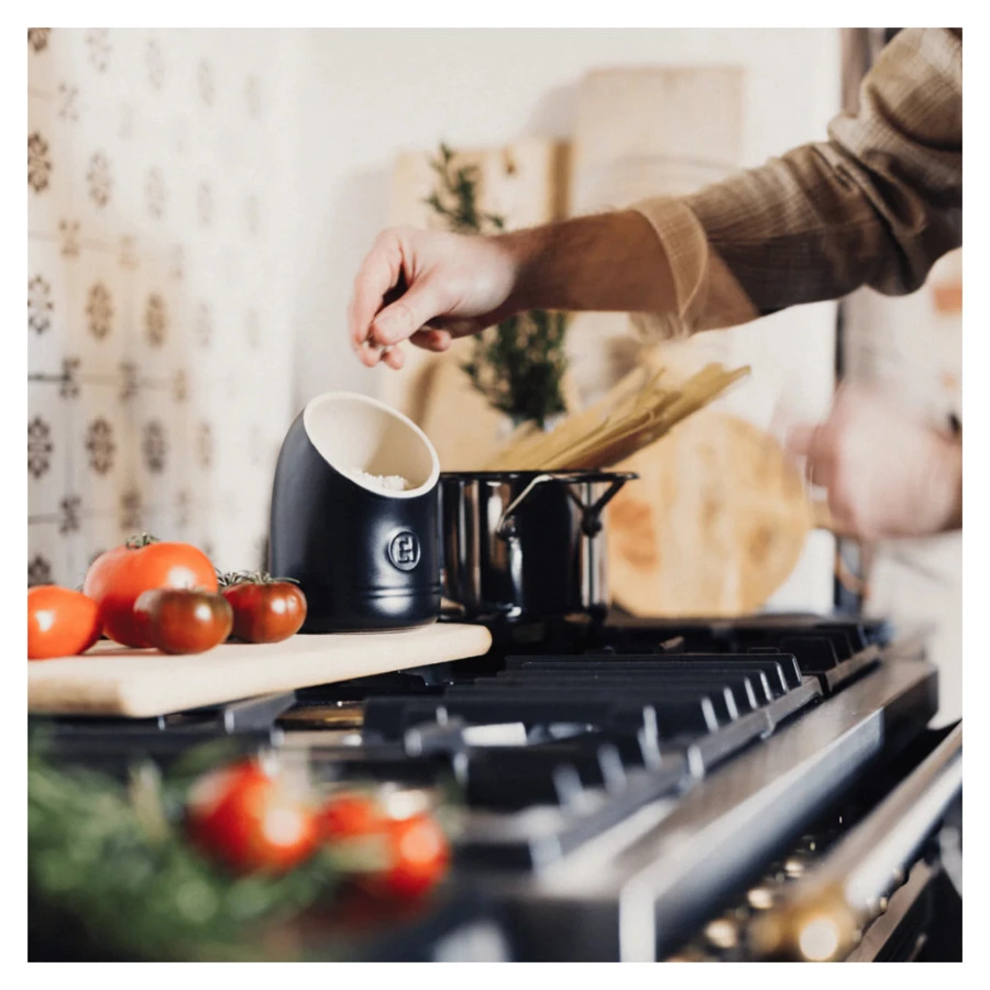 Солонка Emile Henry NEW 580 мл. 11х11х15,5см, трюфель, керамика