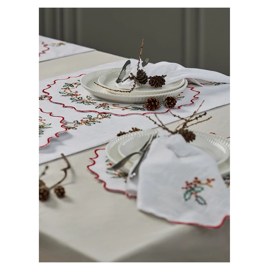 Дорожка на стол Tkano New Year Essential Festive wreath, 45х150 см, 100% хлопок