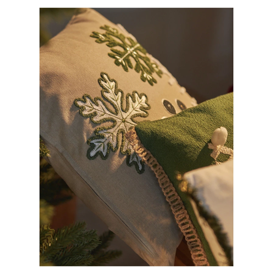 Подушка декоративная с вышивкой Tkano Snow flakes New Year Essential, 45х45 см, хлопок, полиэстер