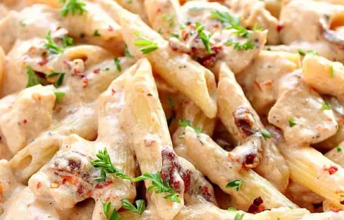 Паста с вялеными томатами в сливочном соусе