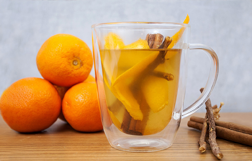 Апельсиновый чай с имбирём и корицей